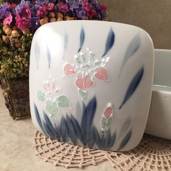 Vintage Otagiri Japan Porcelain Box with Lid for Dresser Trinkets Jewelry Powder - Picture 2 of 8